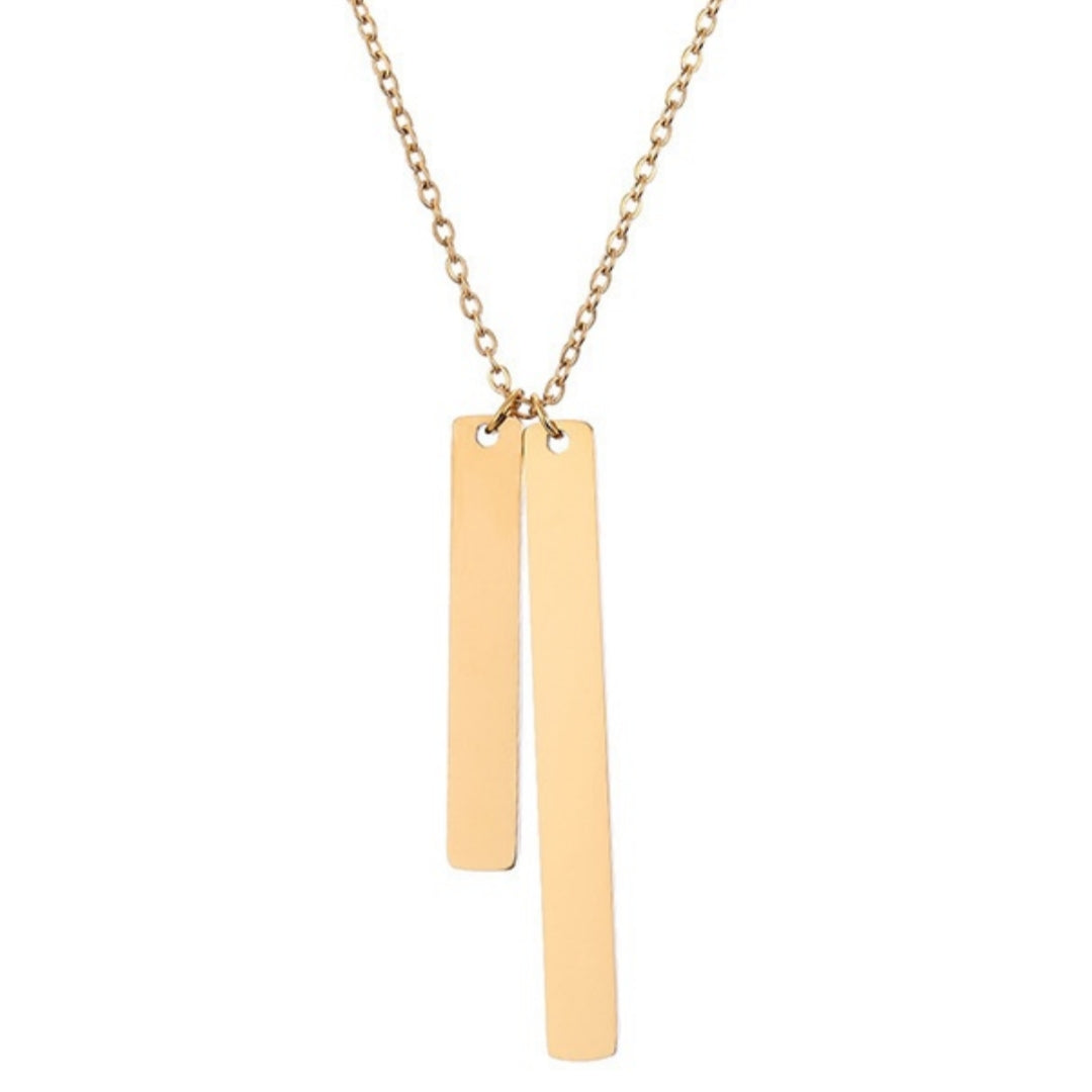 Minimalist Accessory Geometric Rectangular Pendant On A Fine Polished Clavicle Chain Necklace