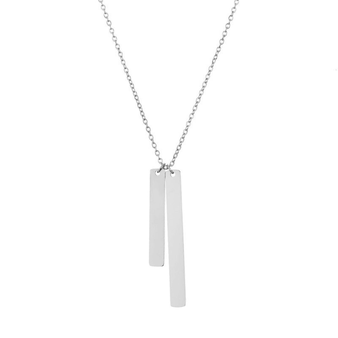 Minimalist Accessory Geometric Rectangular Pendant On A Fine Polished Clavicle Chain Necklace