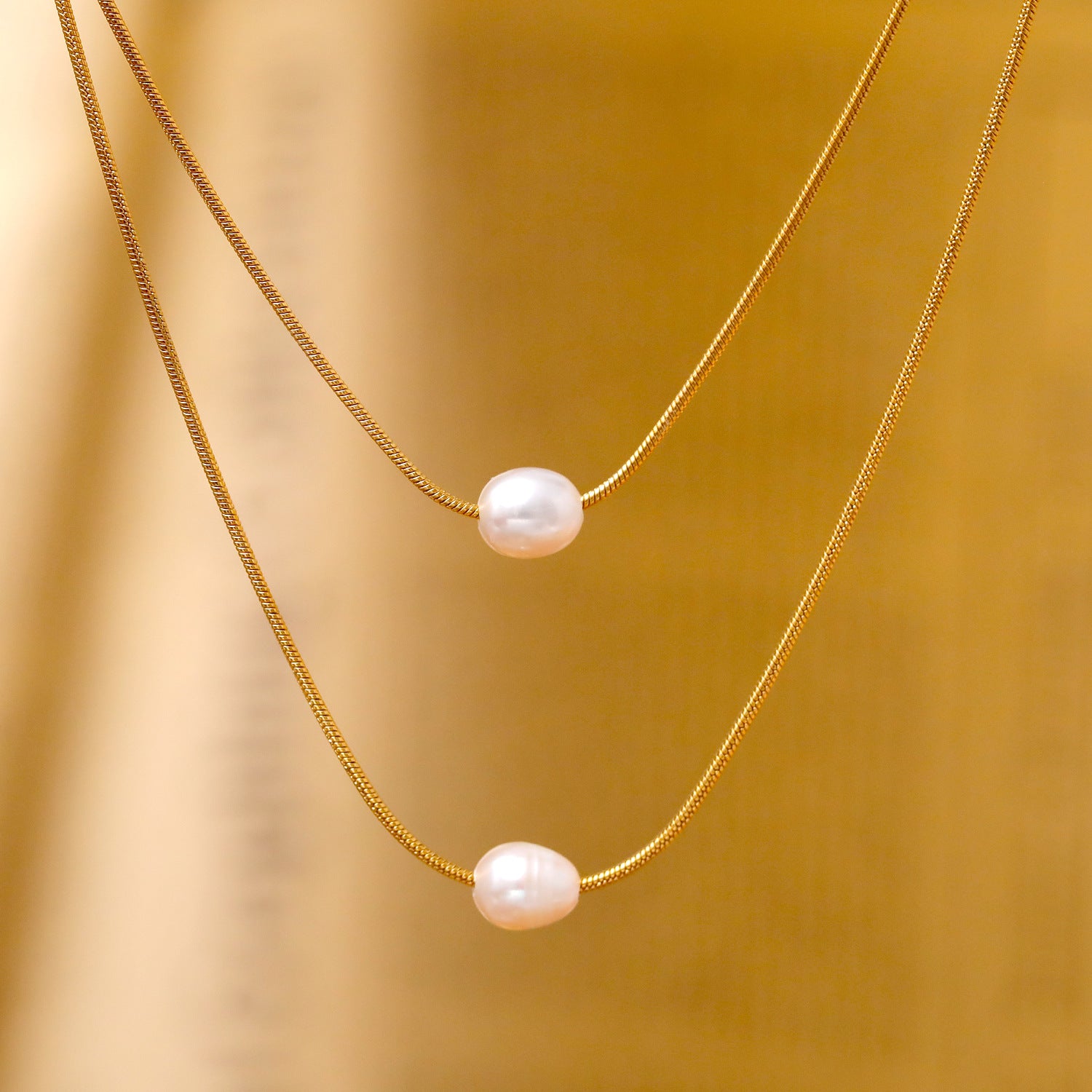 New Stylish 18k Gold Pearl Necklace